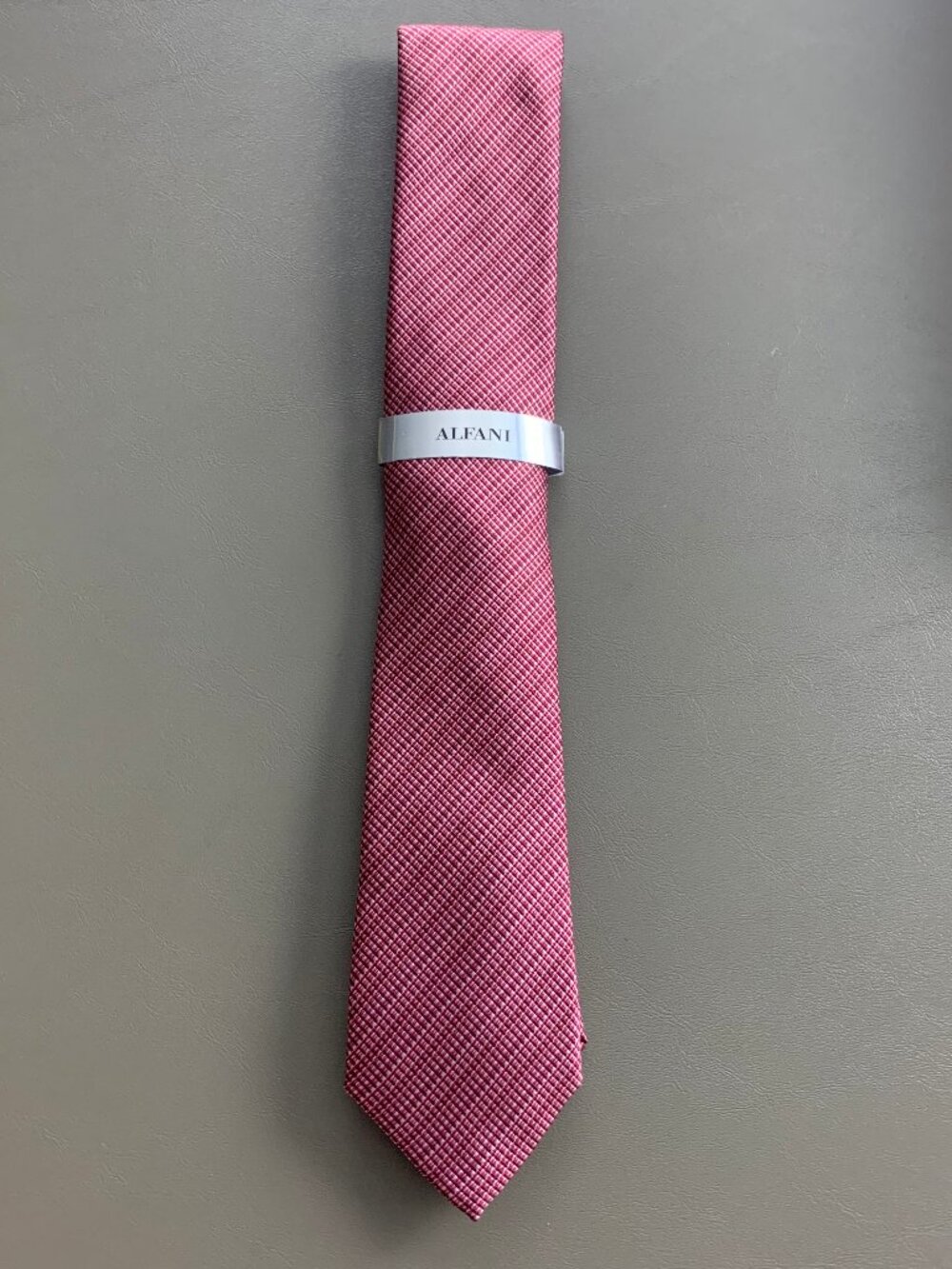 Alfani Men's Slim 2.75'' 100% Polyester Neck Tie, Red Balaton Texture Stripe